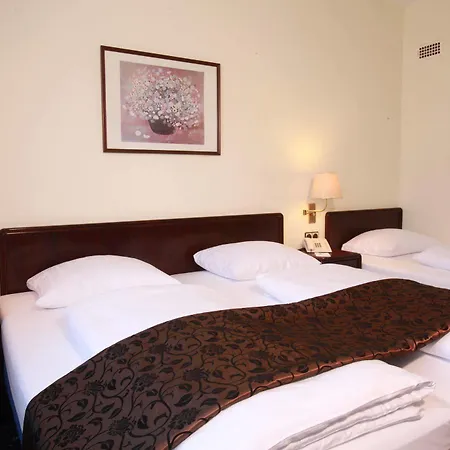 Hotel Excelsior - Station 3*