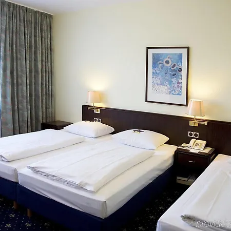 Excelsior - Station 3* フランクフルト