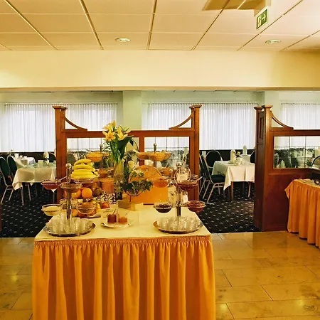 Excelsior - Station 3* フランクフルト