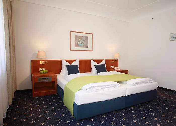 Excelsior - Station 3* Frankfurt nad Menem