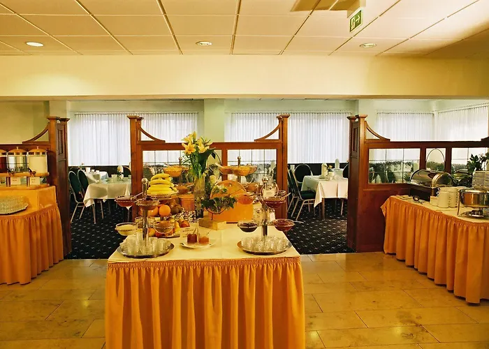 Excelsior - Station 3* Frankfurt nad Menem