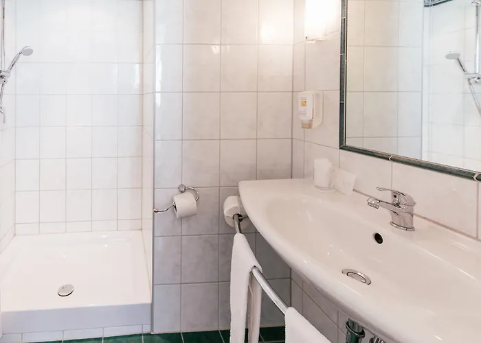 Hotel Excelsior - Station 3*